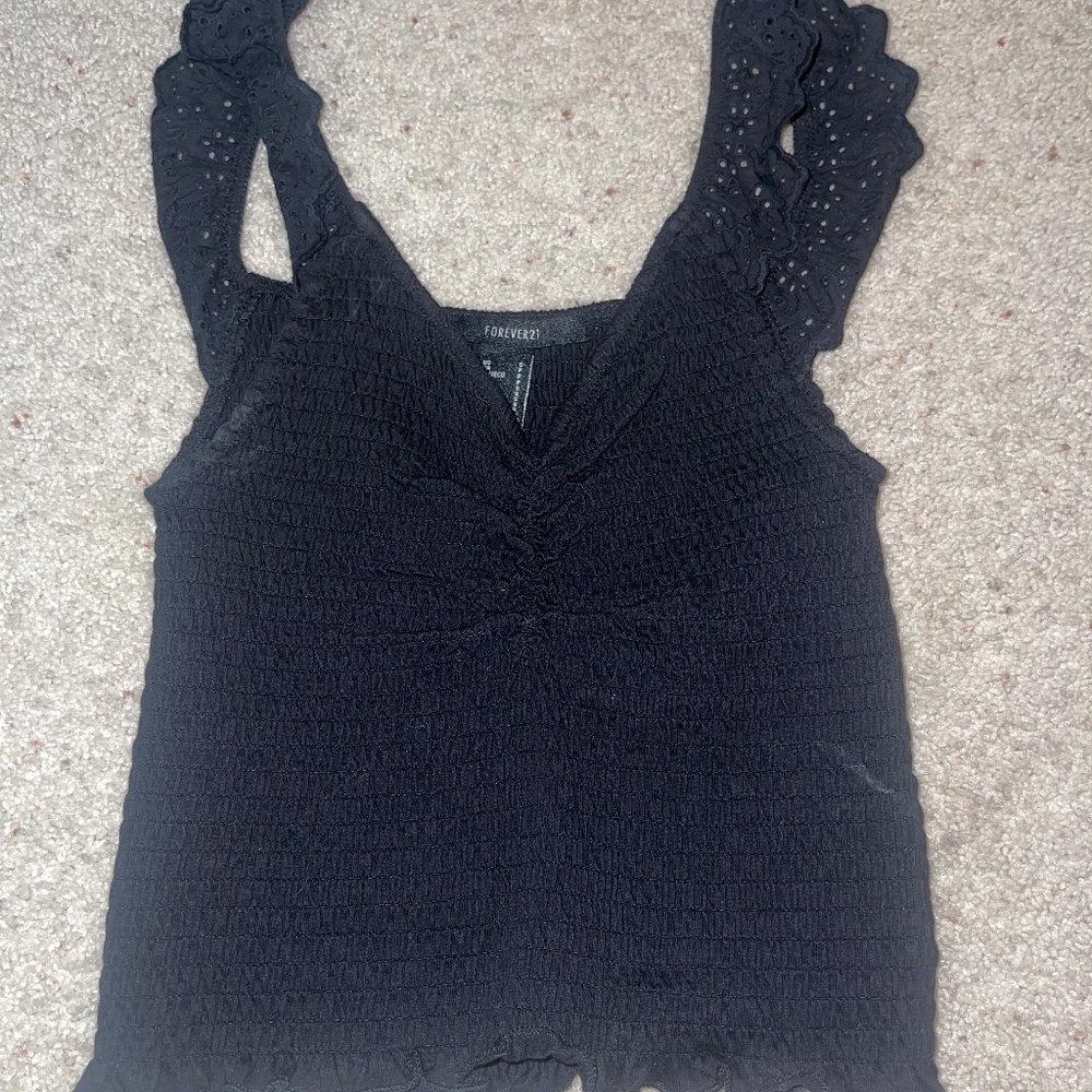 NWOT Black Lace Cropped Tank